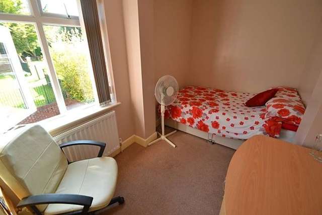  Image of 4 bedroom Semi-Detached house for sale in Queensberry Road Salisbury SP1 at Salisbury, SP1 3PJ