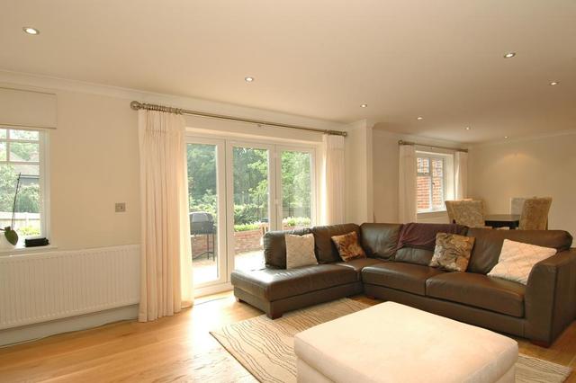  Image of 5 bedroom Detached house to rent in Sandy Lane Cobham KT11 at Sandy Lane Cobham Cobham, KT11 2EU