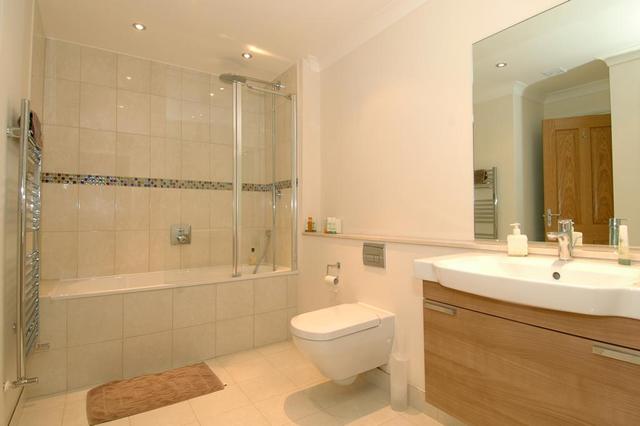  Image of 5 bedroom Detached house to rent in Sandy Lane Cobham KT11 at Sandy Lane Cobham Cobham, KT11 2EU