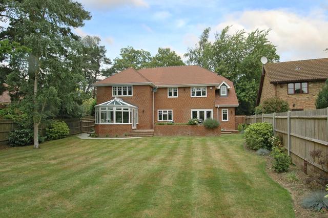 Image of 5 bedroom Detached house to rent in Sandy Lane Cobham KT11 at Sandy Lane Cobham Cobham, KT11 2EU