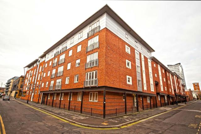  Image of 2 bedroom Flat to rent in Gas Street Birmingham B1 at Birmingham, B1 2JX