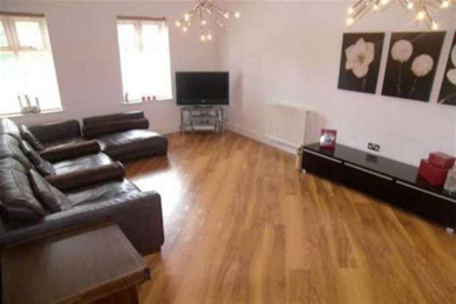  Image of 3 bedroom Penthouse to rent in Tythe Barn Lane Shirley Solihull B90 at Solihull, B90 1PF