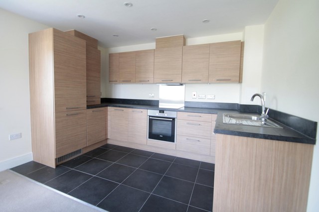  Image of 2 bedroom Apartment to rent in Scholars Place Walton-on-Thames KT12 at Walton-On-Thames, KT12 3FE