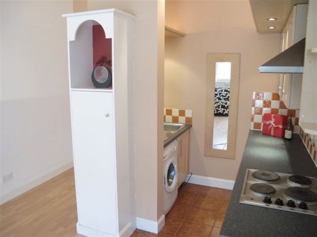  Image of 1 bedroom Studio flat to rent in Sciennes Edinburgh EH9 at Newington Edinburgh Edinburgh, EH9 1NH