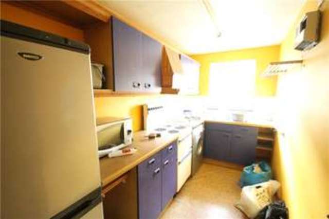 Image of 2 bedroom Flat to rent in Secretan Road Rochester ME1 at Rochester Kent Rochester, ME1 3NR