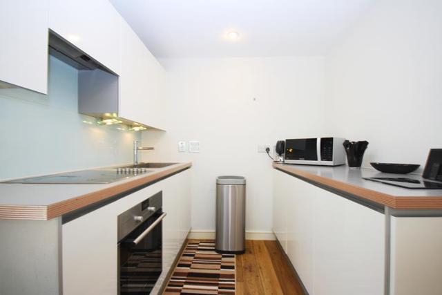  Image of 1 bedroom Apartment to rent in Seren Park Gardens London SE3 at Greenwich, SE3 7RP
