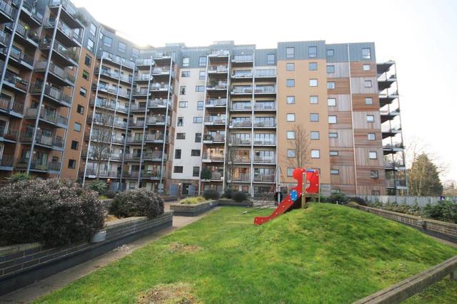  Image of 1 bedroom Apartment to rent in Seren Park Gardens London SE3 at Greenwich, SE3 7RP
