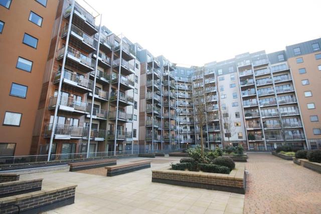  Image of 1 bedroom Apartment to rent in Seren Park Gardens London SE3 at Greenwich, SE3 7RP
