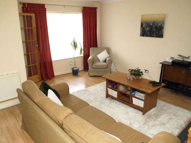  Image of 3 bedroom End of Terrace for sale in Severn Road Farnborough GU14 at Severn Road  Farnborough, GU14 9NQ