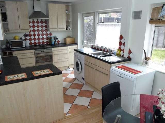  Image of 3 bedroom End of Terrace for sale in Severn Road Farnborough GU14 at Severn Road  Farnborough, GU14 9NQ