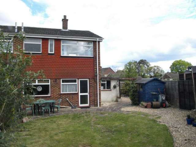  Image of 3 bedroom End of Terrace for sale in Severn Road Farnborough GU14 at Severn Road  Farnborough, GU14 9NQ