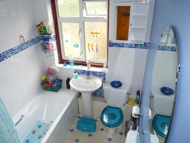  Image of 3 bedroom Terraced house to rent in Seymour Villas London SE20 at Anerley London Penge, SE20 8TU
