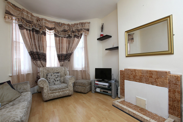  Image of 1 bedroom Apartment for sale in Shenley Road London SE5 at Shenley Road  Camberwell, SE5 8NN