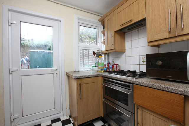 Image of 1 bedroom Apartment for sale in Shenley Road London SE5 at Shenley Road  Camberwell, SE5 8NN