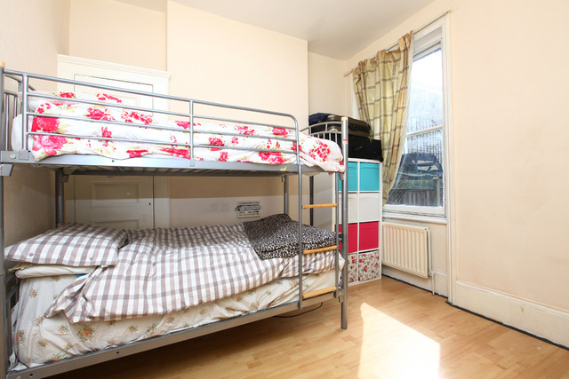  Image of 1 bedroom Apartment for sale in Shenley Road London SE5 at Shenley Road  Camberwell, SE5 8NN