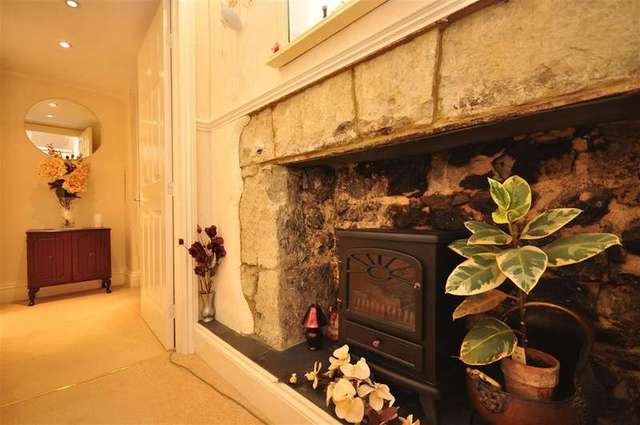  Image of 2 bedroom Apartment for sale in Shore Road Bonchurch Ventnor PO38 at Bonchurch Ventnor Ventnor, PO38 1RH