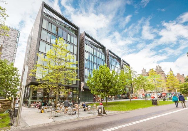  Image of 2 bedroom Flat to rent in Simpson Loan Edinburgh EH3 at Meadows Edinburgh Edinburgh, EH3 9GG