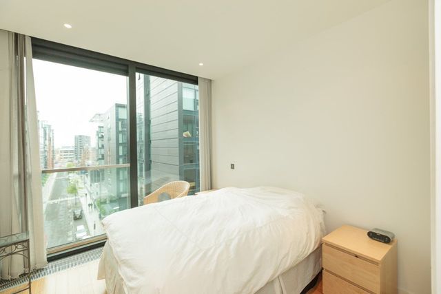  Image of 2 bedroom Flat to rent in Simpson Loan Edinburgh EH3 at Meadows Edinburgh Edinburgh, EH3 9GG