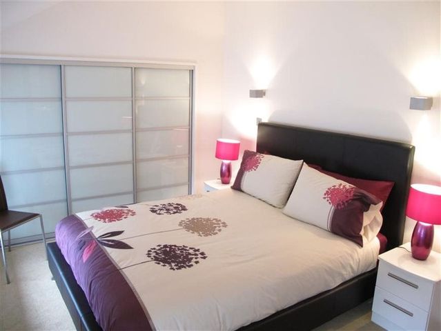  Image of 2 bedroom Flat to rent in Simpson Loan Edinburgh EH3 at Meadows Edinburgh Edinburgh, EH3 9GG