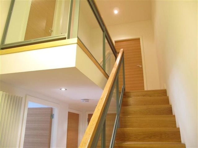  Image of 2 bedroom Flat to rent in Simpson Loan Edinburgh EH3 at Meadows Edinburgh Edinburgh, EH3 9GG