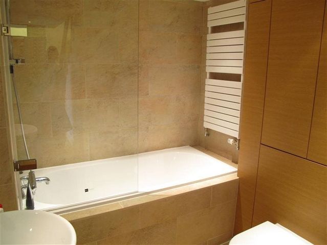  Image of 2 bedroom Flat to rent in Simpson Loan Edinburgh EH3 at Meadows Edinburgh Edinburgh, EH3 9GG