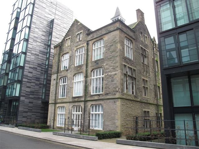  Image of 2 bedroom Flat to rent in Simpson Loan Edinburgh EH3 at Meadows Edinburgh Edinburgh, EH3 9GG