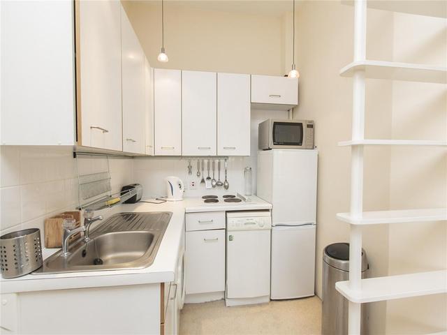  Image of 1 bedroom Flat to rent in South Learmonth Gardens Edinburgh EH4 at West End Edinburgh Edinburgh, EH4 1EZ