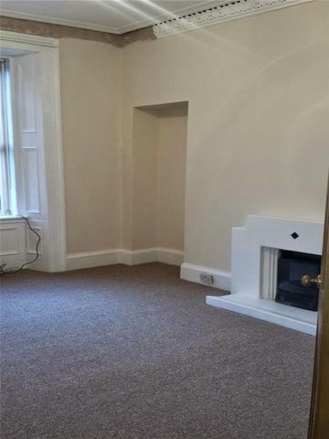  Image of 2 bedroom Flat to rent in South Street Greenock PA16 at Greenock Inverclyde Inverclyde, PA16 8UE
