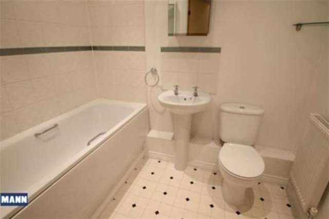  Image of 2 bedroom Flat to rent in Southbank Hextable Swanley BR8 at Swanley, BR8 7PP
