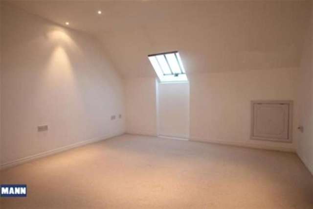  Image of 2 bedroom Flat to rent in Southbank Hextable Swanley BR8 at Swanley, BR8 7PP