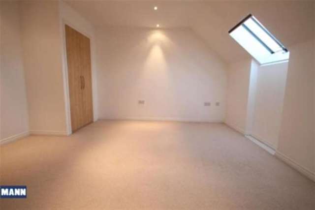  Image of 2 bedroom Flat to rent in Southbank Hextable Swanley BR8 at Swanley, BR8 7PP