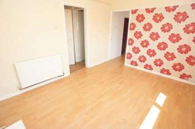  Image of 1 bedroom Flat to rent in Southchurch Rectory Chase Southend-on-Sea SS2 at Southchurch Rectory Chase  Southend-On-Sea, SS2 4XB