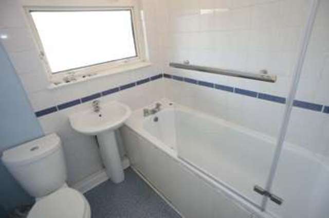  Image of 1 bedroom Flat to rent in Southchurch Rectory Chase Southend-on-Sea SS2 at Southchurch Rectory Chase  Southend-On-Sea, SS2 4XB