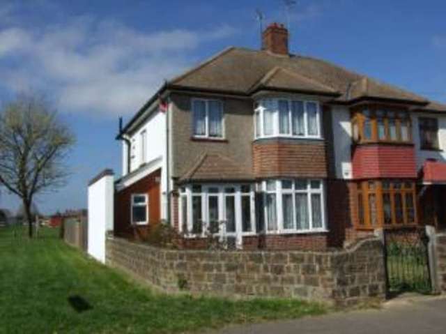  Image of 3 bedroom Semi-Detached house for sale in Poynings Avenue Southend-on-Sea SS2 at Southend-on-Sea Essex Southchurch, SS2 4RX