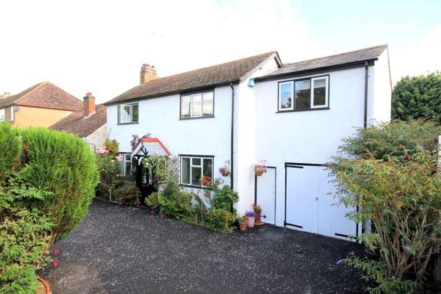  Image of 5 bedroom Detached house for sale in St. Agnells Lane Hemel Hempstead HP2 at St Agnells Lane  Hemel Hempstead, HP2 7AX