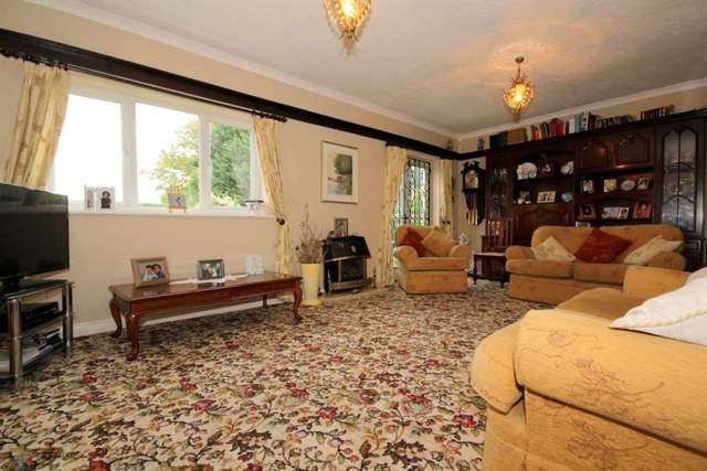  Image of 5 bedroom Detached house for sale in St. Agnells Lane Hemel Hempstead HP2 at St Agnells Lane  Hemel Hempstead, HP2 7AX