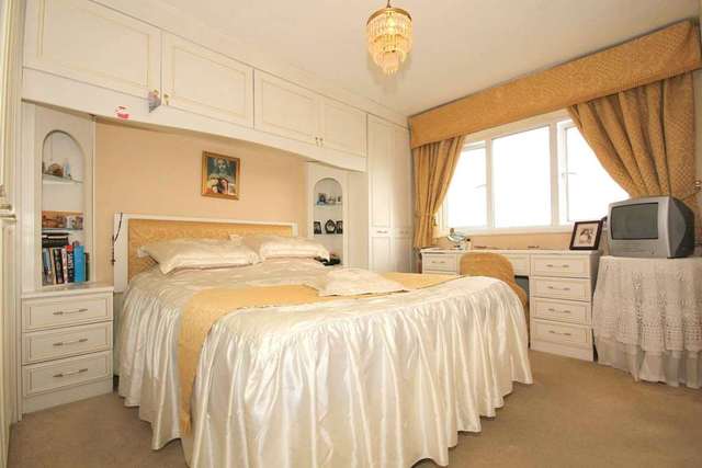  Image of 5 bedroom Detached house for sale in St. Agnells Lane Hemel Hempstead HP2 at St Agnells Lane  Hemel Hempstead, HP2 7AX