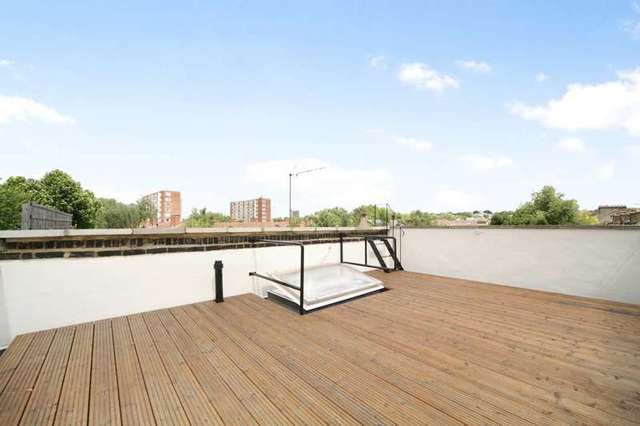  Image of 2 bedroom Maisonette to rent in St. Anns Road London W11 at St Anns Road  London, W11 4SR