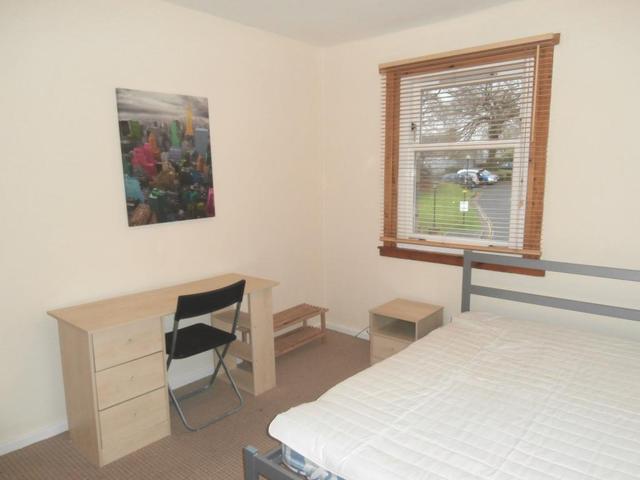  Image of 3 bedroom Flat to rent in St. John Street Stirling FK8 at Stirling Town Stirling Stirling, FK8 1EB