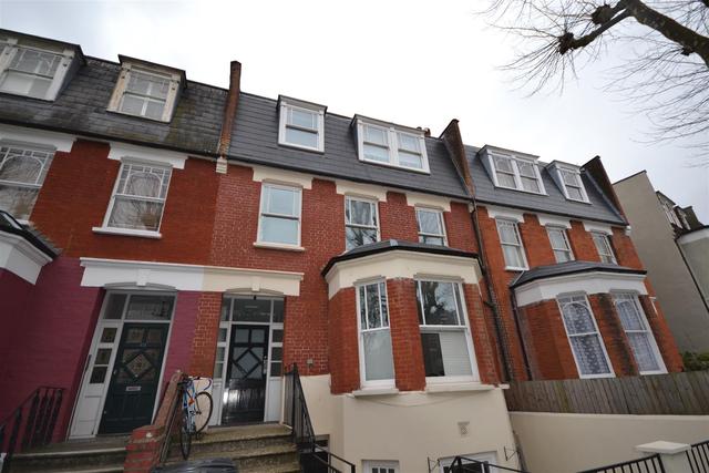  Image of 2 bedroom Property to rent in Stapleton Hall Road London N4 at Stroud Green, N4 4RB