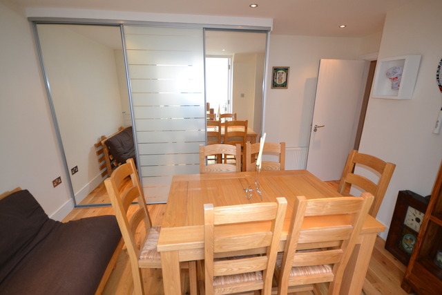  Image of 2 bedroom Property to rent in Stapleton Hall Road London N4 at Stroud Green, N4 4RB