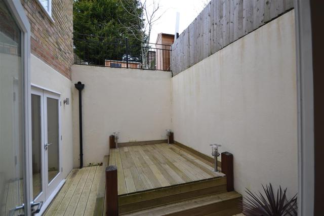  Image of 2 bedroom Property to rent in Stapleton Hall Road London N4 at Stroud Green, N4 4RB