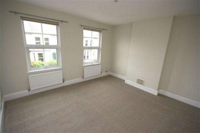  Image of 1 bedroom Flat to rent in Star Road Caversham Reading RG4 at Reading, RG4 5BG