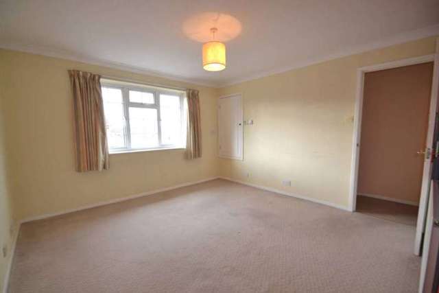  Image of 1 bedroom Apartment to rent in Stevens Close Epsom KT17 at Stevens Close  Epsom, KT17 4RG
