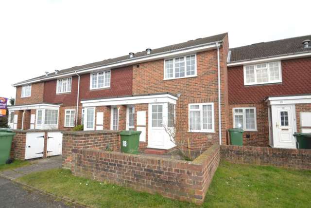  Image of 1 bedroom Apartment to rent in Stevens Close Epsom KT17 at Stevens Close  Epsom, KT17 4RG