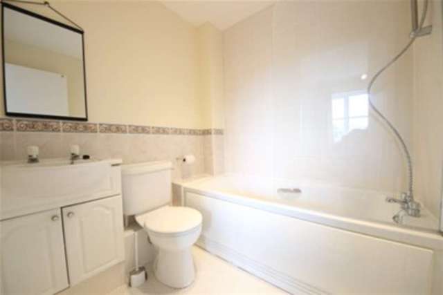  Image of 2 bedroom Detached house to rent in Stocton Close Guildford GU1 at Guildford, GU1 1HR