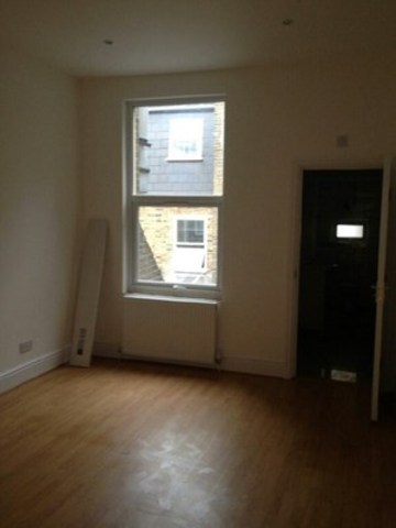  Image of 1 bedroom Terraced house to rent in Stoke Newington Road London N16 at STOKE NEWINGTON HIGH STREET STOKE NEWINGTON, N16 7XB