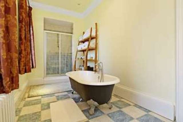 Image of 5 bedroom Semi-Detached house for sale in Chestnut Drive Stretton Hall Oadby Leicester LE2 at 12 Chestnut Drive Oadby Leicester, LE2 4QX