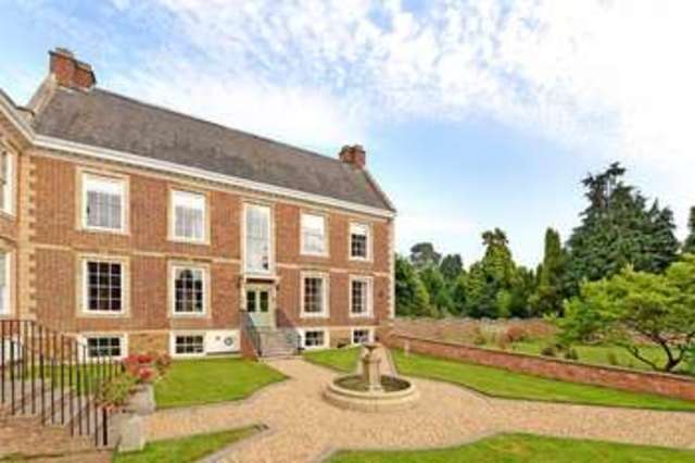  Image of 5 bedroom Semi-Detached house for sale in Chestnut Drive Stretton Hall Oadby Leicester LE2 at 12 Chestnut Drive Oadby Leicester, LE2 4QX