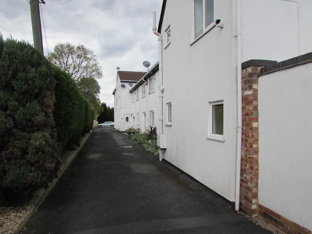 Image of 2 bedroom Cottage to rent in Stanklyn Lane Summerfield Kidderminster DY10 at Stanklyn Lane Summerfield Shenstone, DY10 4HP